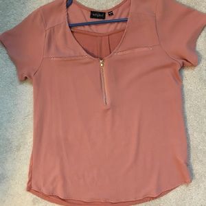 Rose color gold trim short sleeve shirt